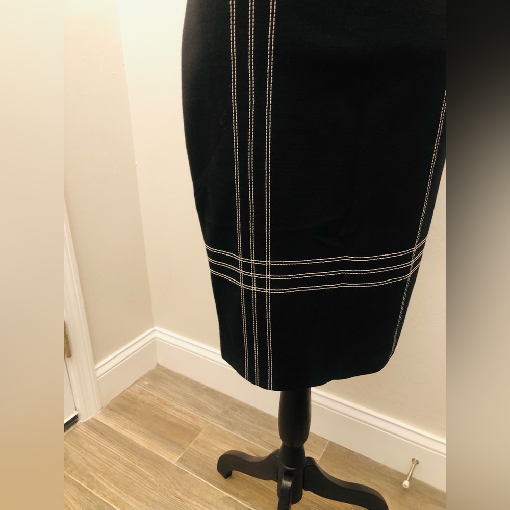 ST JOHN Milano Knit Cocktail dress. - Picture 4 of 11